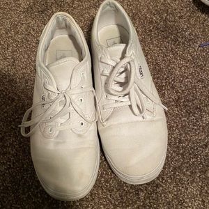 Women’s white vans